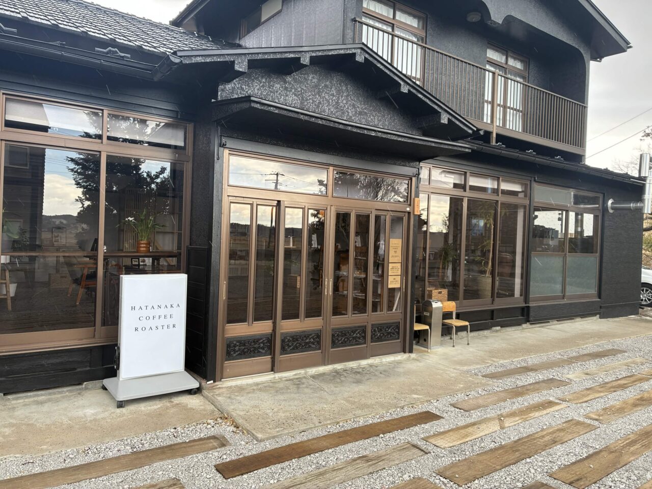 お店の入り口に到着
